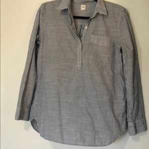 Gap blue & white 3/4 button down, S